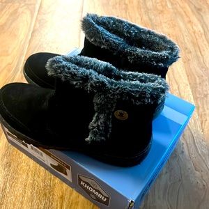 Khombu Women's Jessica Ankle Boots